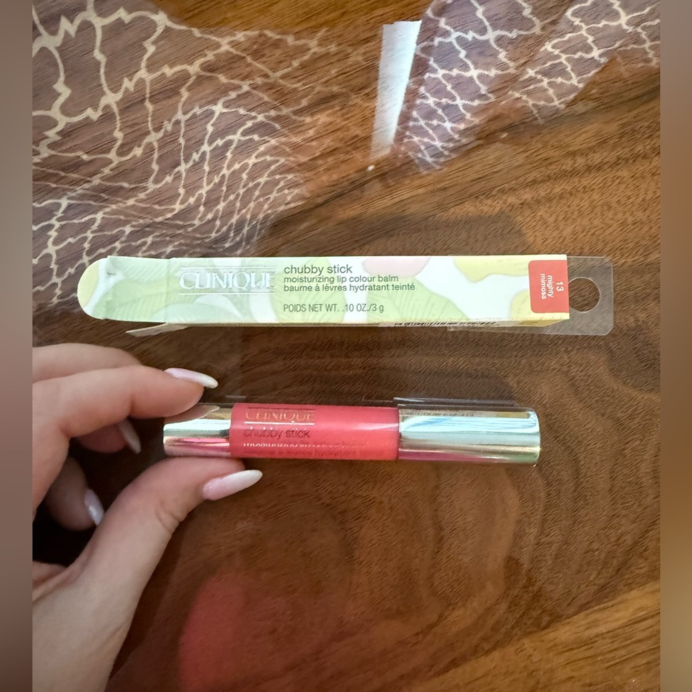 New! Clinique Chubby Stick Tinted Lip Balm in Shade Mighty Mimosa - Picture 4 of 4